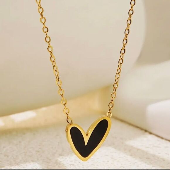 18K Gold Plated Black Heart Necklace & Earring Set - Picture 8 of 8